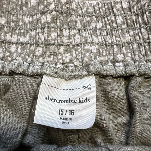 Abercrombie Kids Gray White Floral Textured High Waist Elastic Waist Shorts15 16 - Picture 4 of 8